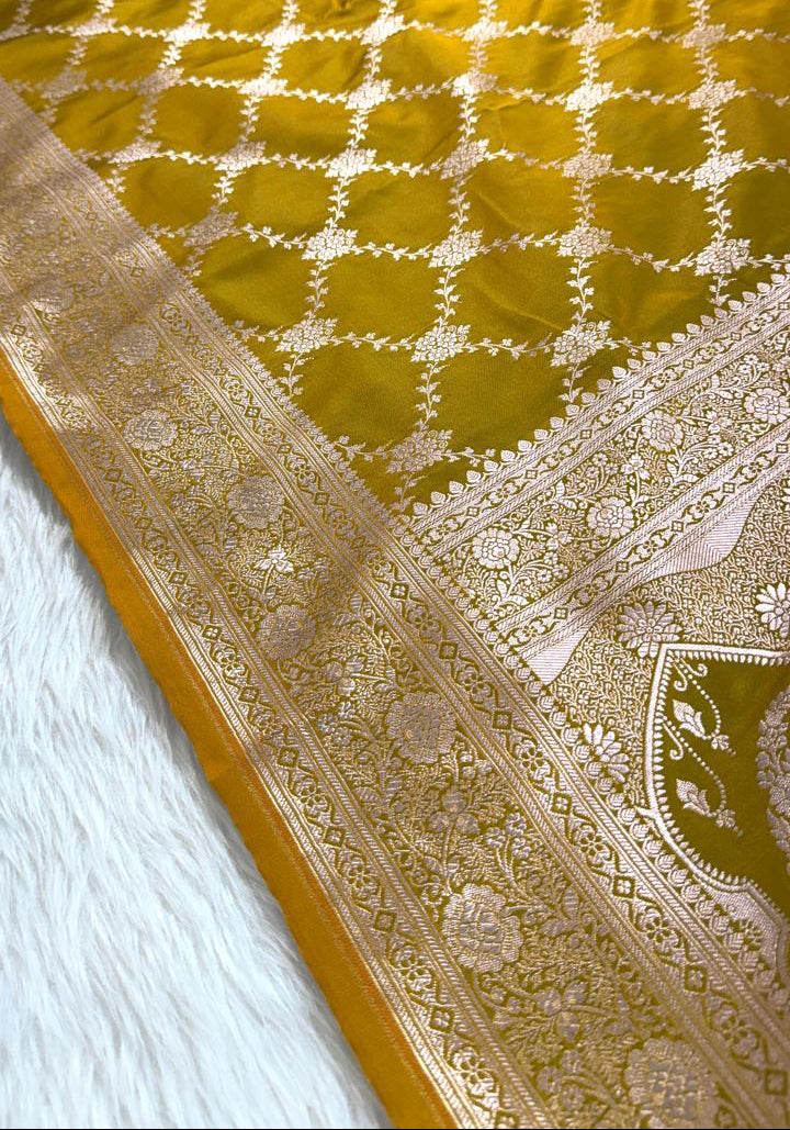Mehendi Green Mashru Banarasi Saree